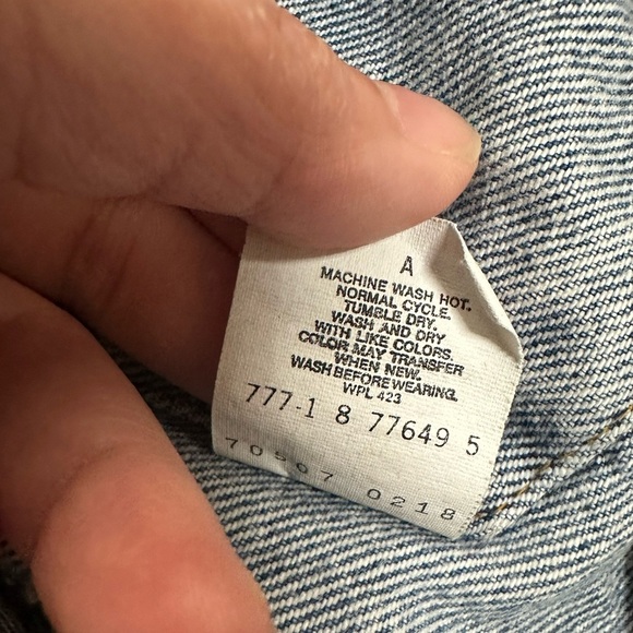 Vintage Levi's Classic Bee details Jean fringe Jacket with Embellishments size M - Picture 12 of 12